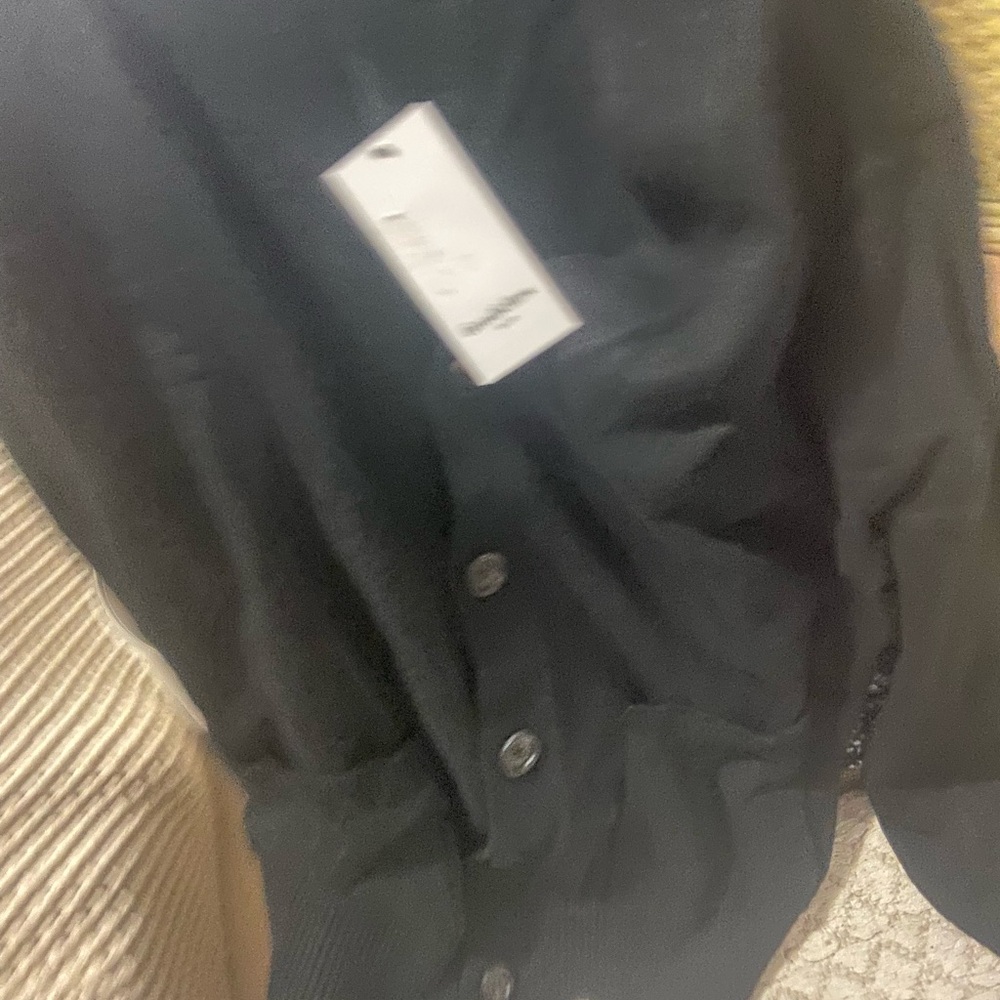 Men’s L Large Lot Sweater Shirts Shorts ($72 plus retail) - Picture 10 of 12